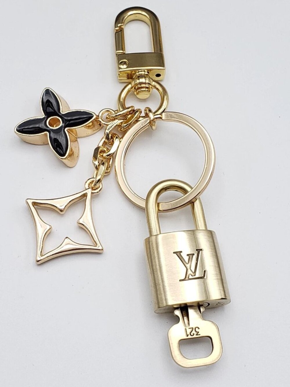 Authentic Louis Vuitton Gold Padlock 🔑 Unbranded Flower Keychain Bag Charm LV - Picture 7 of 11